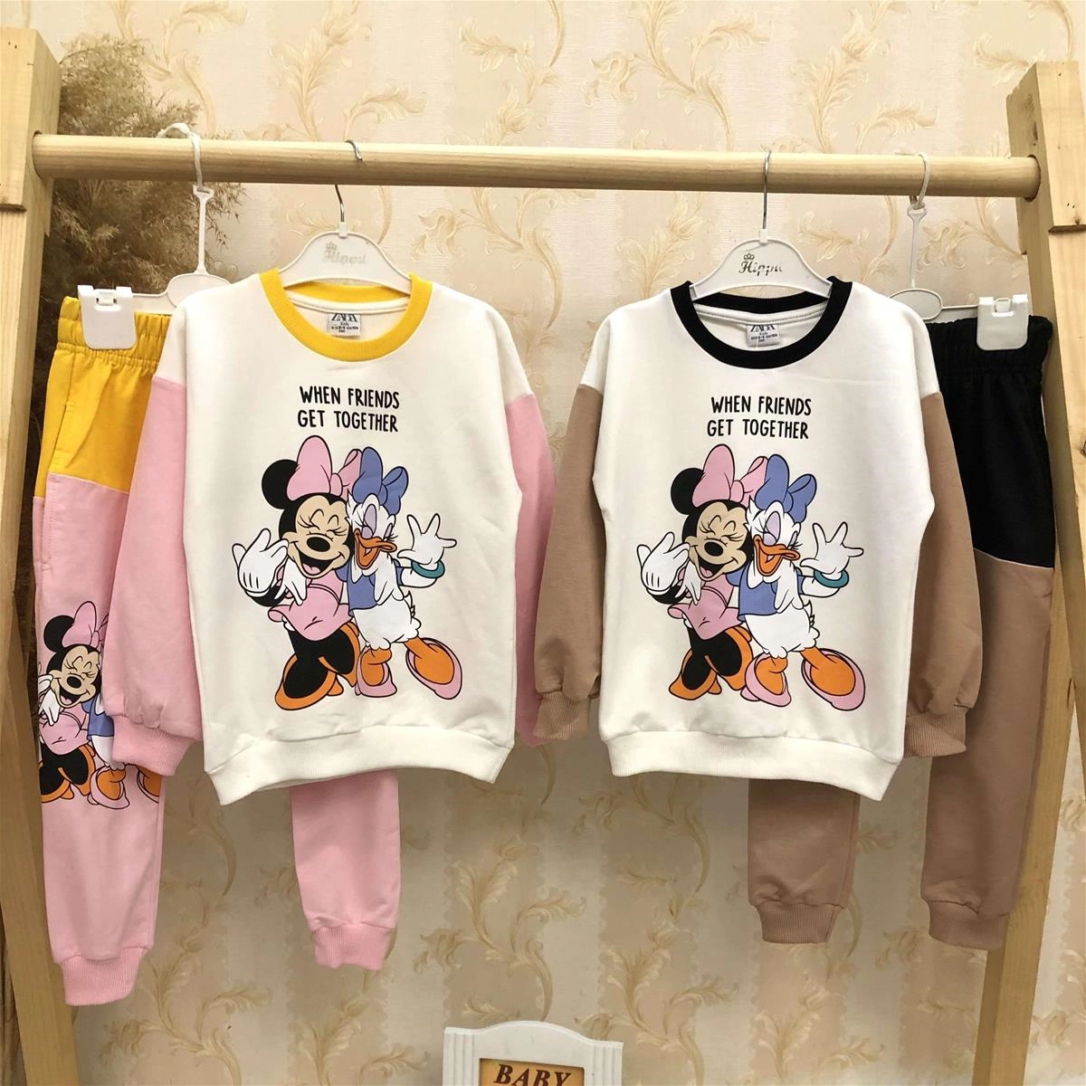 دوتیکه میکی و اردک چندرنگ زارا کد 3808 0c1a64fe-1f03-4324-b038-03ba9f87662b.jpg