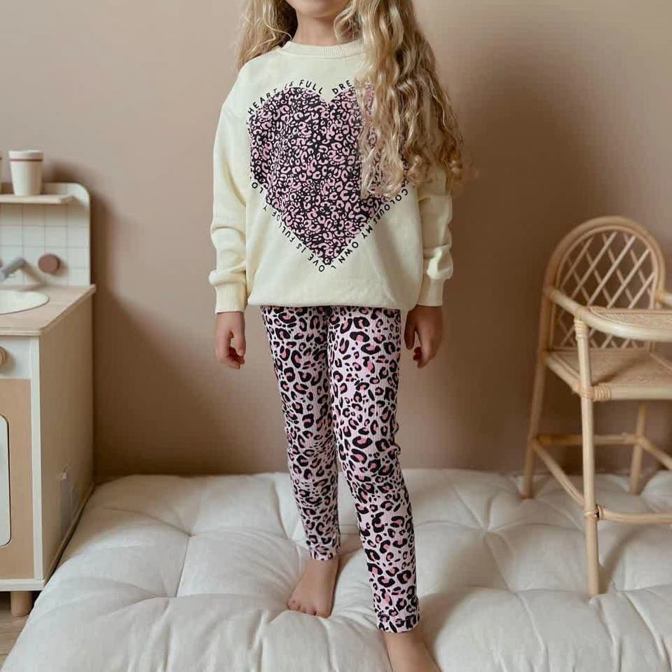 ست دوتیکه دورس سه نخ و شلوار پلنگی کبریتی ترک 3-10سال کد 6215 2bd7ec4b-be90-4a52-ae63-c7b1ef0d1213.jpg