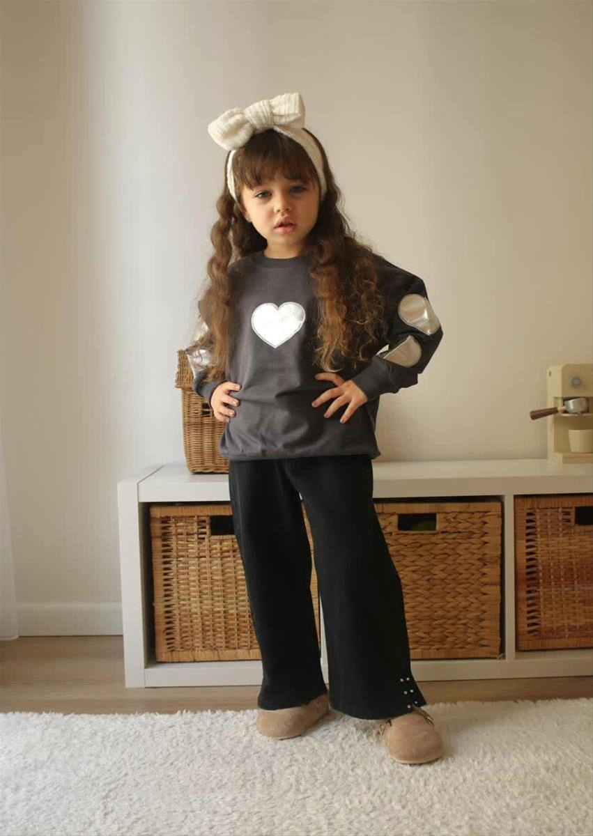 دورس قلبی و شلوار جین نگین دار ترک 3-10سال کد 10398 aa6d170d-9970-47c4-9c96-50c6160f1a17.jpg