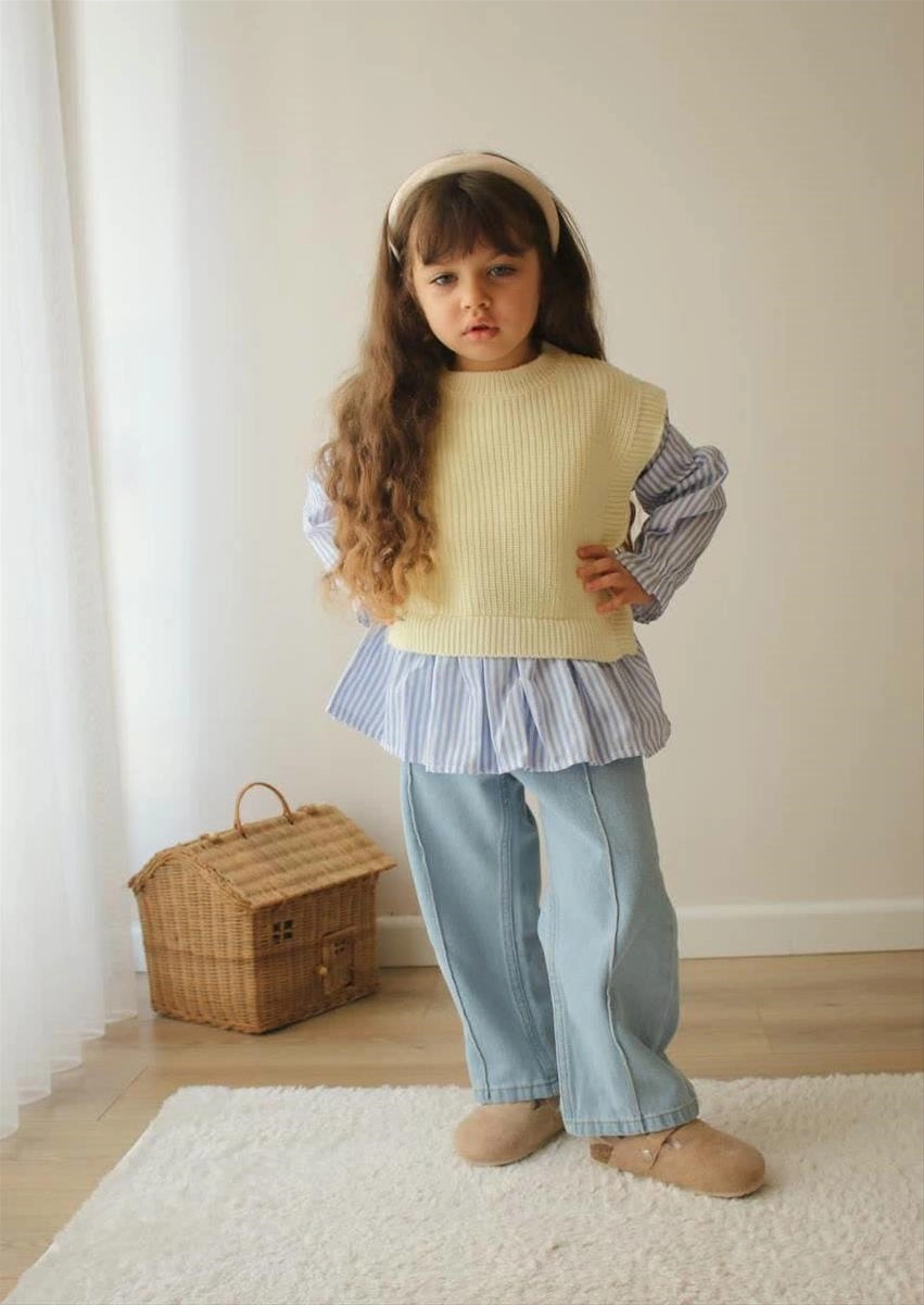 دو تیکه شومیز رویه بافت و شلوار بگ جین ترک 3تا10سال کد 6289 b19d599e-86c8-4fc7-b7db-c124b30e5632.jpg