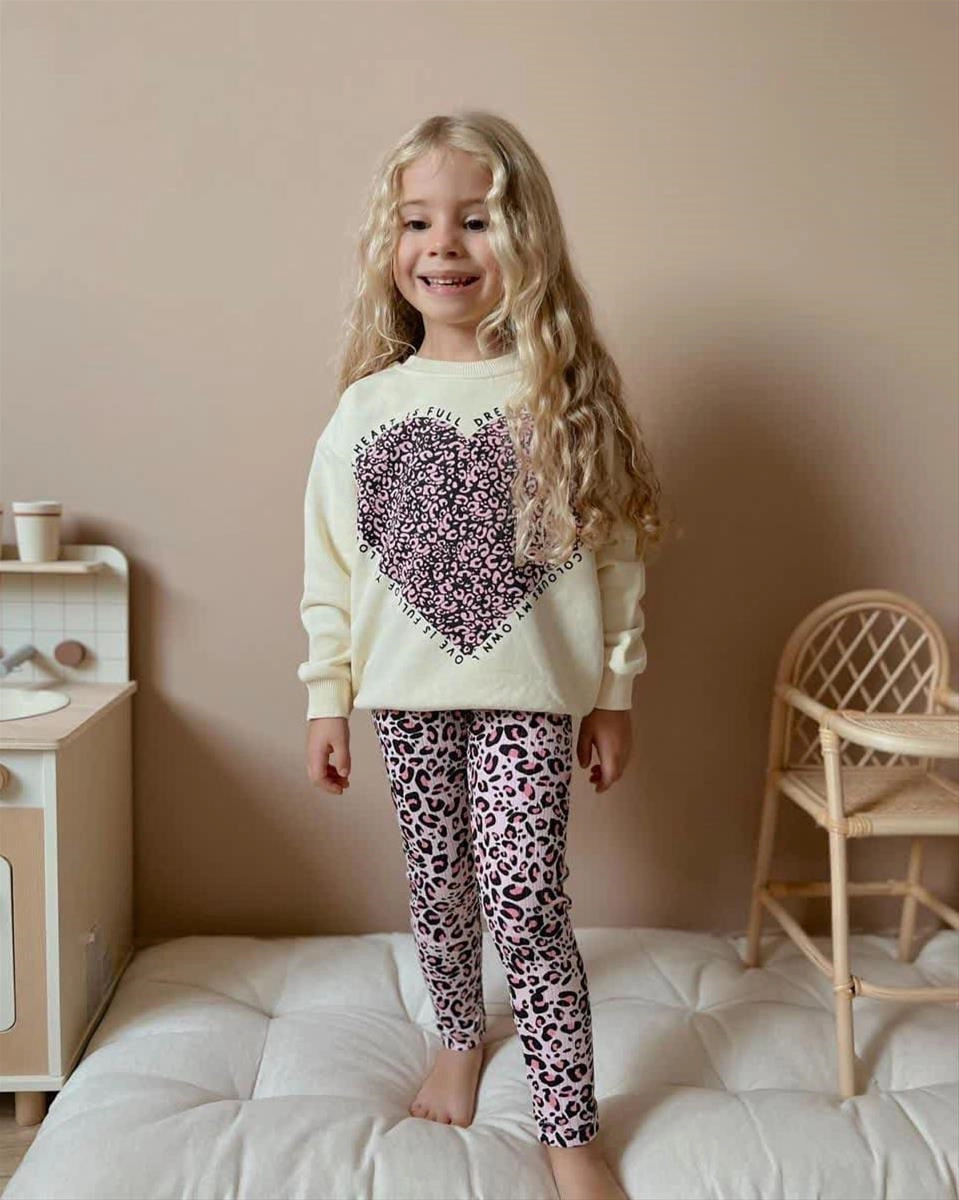 ست دوتیکه دورس سه نخ و شلوار پلنگی کبریتی ترک 3-10سال کد 6215 b32afc34-28c6-402d-94cf-06407a634389.jpg