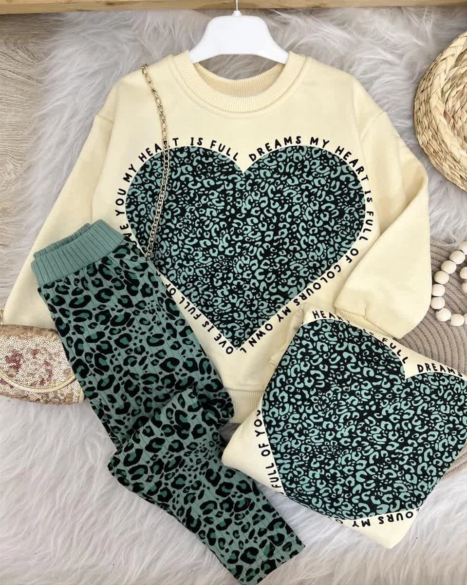 ست دوتیکه دورس سه نخ و شلوار پلنگی کبریتی ترک 3-10سال کد 6215 b3605bcb-0bde-4b40-b66c-14849f8dea4d.jpg