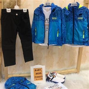 سه تیکه بارانی استردار و بلوز شلوار طرح skate پسرانه ترک کد 2377