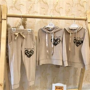 دو تیکه هودی شلوار مخمل طرح قلب دخترانه ترک کد 2163
