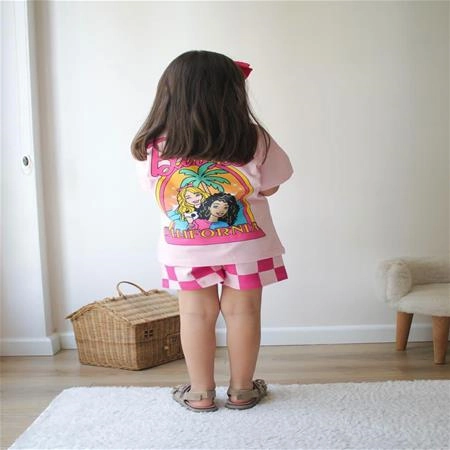 1b5f57c1-ac38-44d9-a85a-2a16aa471452.jpg