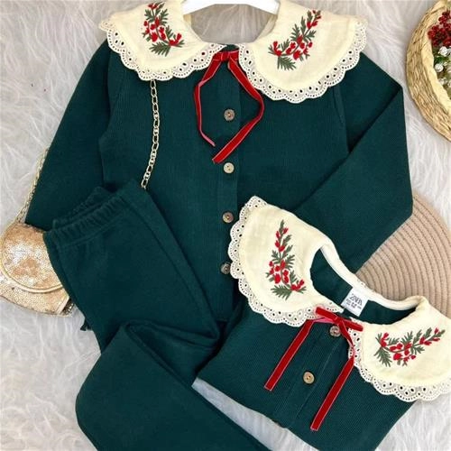 تکرار دوتیکه ست کبریتی یقه گلدوزی دکمه دار و شلوار دمپا زارا ترک کد 6250