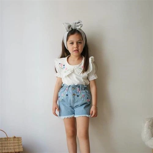 دوتیکه تیشرت یقه گلدار و شلوارک لی 3تا10سال ترک کد 18226