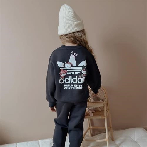 دوتیکه کرکدار پشت و رو طرحدار ادیداس ترک کد 18372