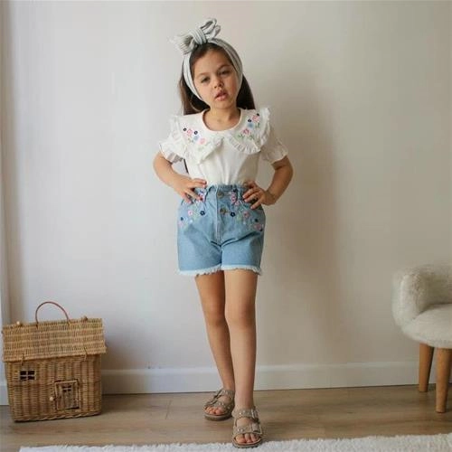 دوتیکه تیشرت یقه گلدار و شلوارک لی 3تا10سال ترک کد 18226